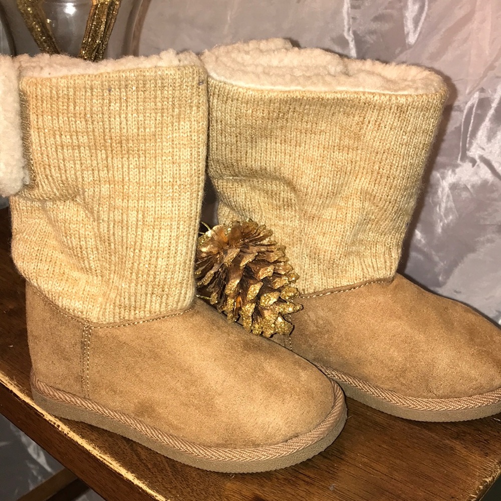 Toddler girls size 9 boots
